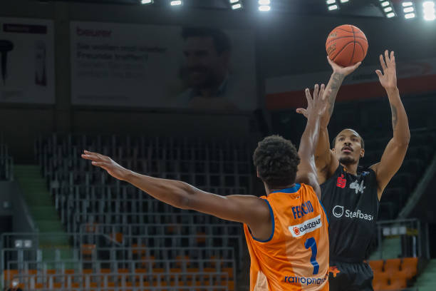 战术相吻合 战术相吻合